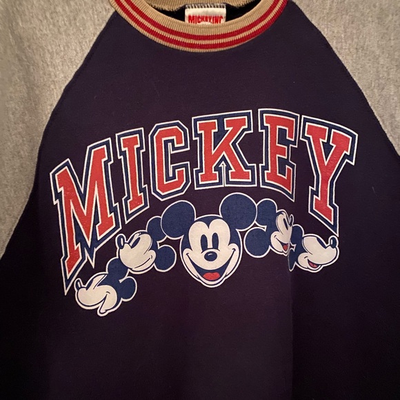 Vintage Mickey sweatshirt 💫 - Picture 2 of 5